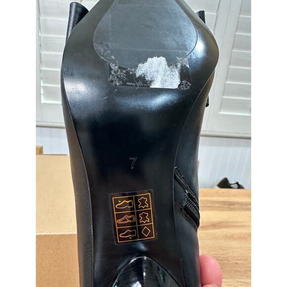 Jeffrey Campbell Bow Bootie Black Leather Size 7 NWOB Kitten Heel Sculpted Bow - Picture 11 of 13